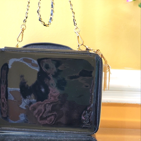 Yves Saint Lauren - Picture 6 of 17